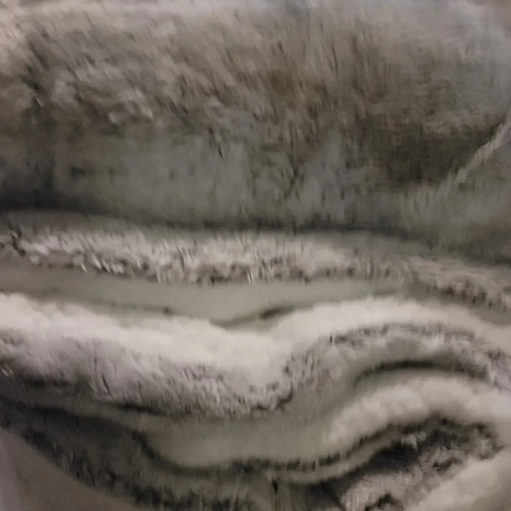 swift home  3-Piece Grey Faux Fur Reverse  Sherpa King/Cal Comforter Set